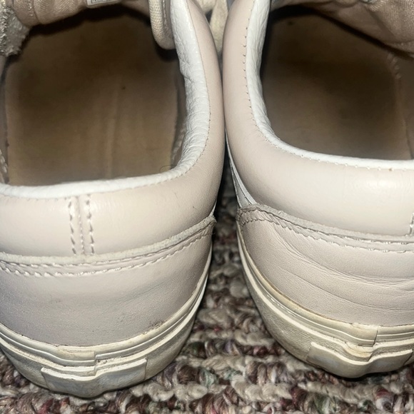 Vans - Picture 6 of 7